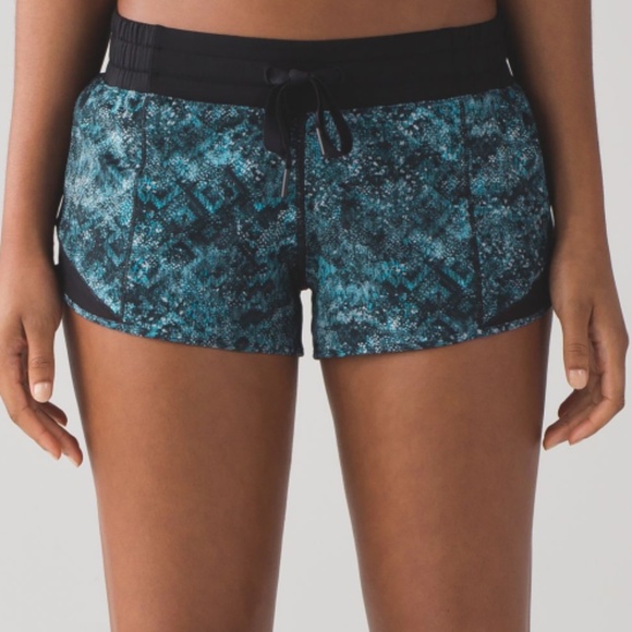 Lululemon Hotty Hot Short (2 1/2") Fairisle Multi Black / Black Size 12 - Picture 1 of 5